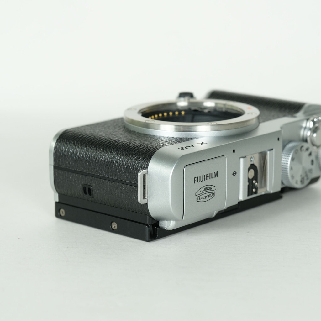 FUJIFILM X-A2 ボディ シルバーの出品 | ONE SCENE（ワンシーン）