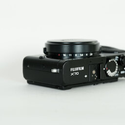 FUJIFILM X70 ブラック