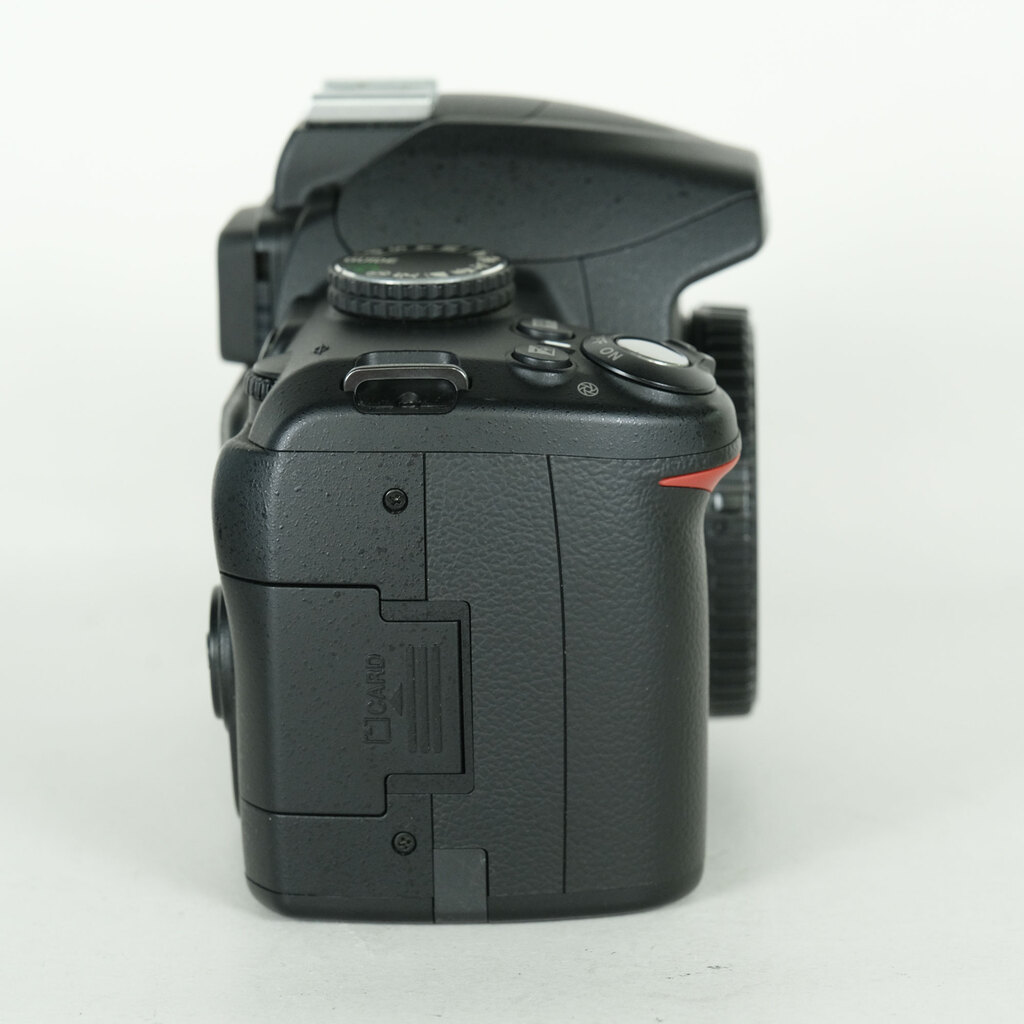 Nikon D3000 ボディの出品 | ONE SCENE（ワンシーン）