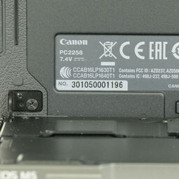 Canon EOS M5 Canon EOS M5