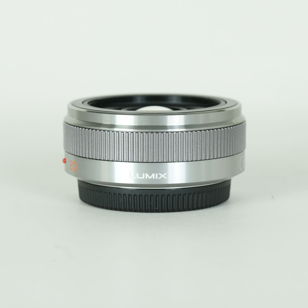 Panasonic Lumix 20mm F1.7 Ⅱ　シルバー Panasonic LUMIX G 20mm F1.7 II ASPH.の出品 | ONE SCENE（ワンシーン）