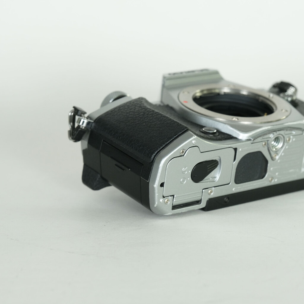 OLYMPUS OM-D E-M5 Mark II