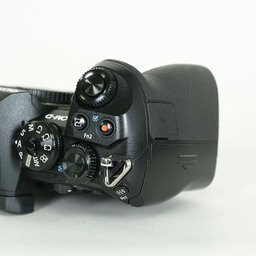 OLYMPUS OM-D E-M1 Mark II