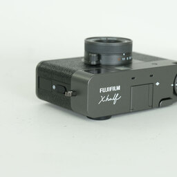 FUJIFILM X half X-HF1