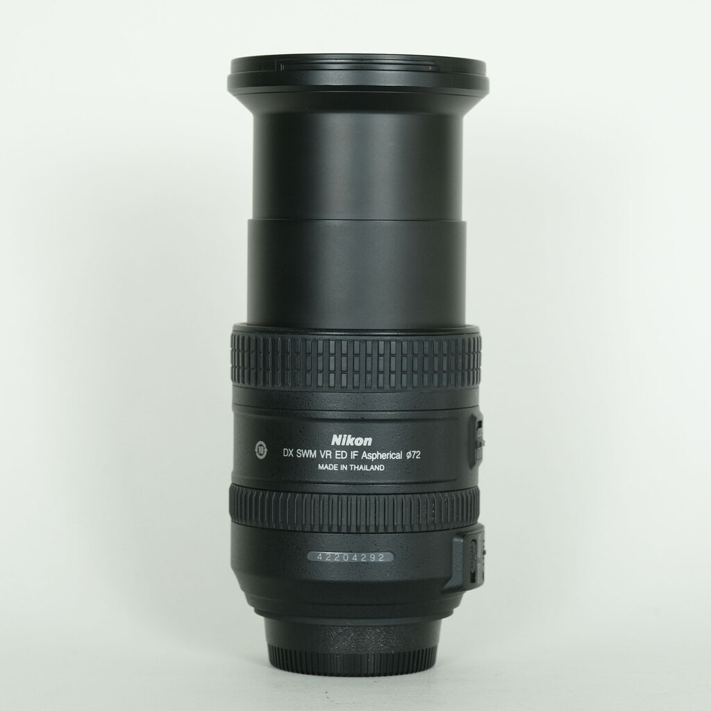 Nikon AF-S DX NIKKOR 18-200mm F3.5-5.6G ED VR II Nikon AF-S DX NIKKOR 18-200mm F3.5-5.6G ED VR II