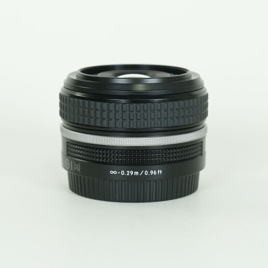 Nikon NIKKOR Z 40mm f/2 Nikon NIKKOR Z 40mm f/2