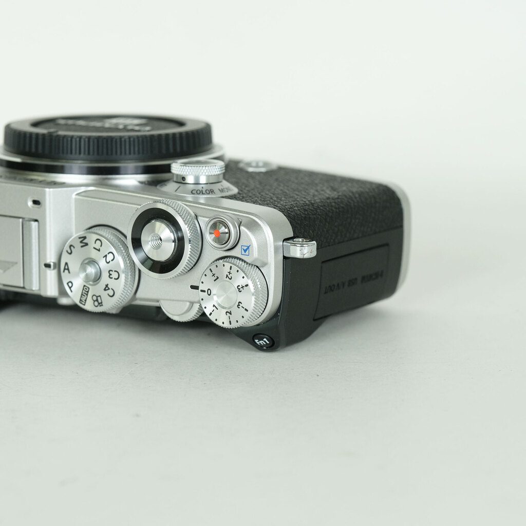 OLYMPUS PEN-F
