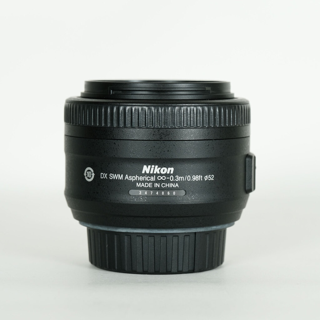 Nikon AF-S DX NIKKOR 35mm f/1.8G Nikon AF-S DX NIKKOR 35mm f/1.8G