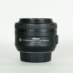 Nikon AF-S DX NIKKOR 35mm f/1.8G Nikon AF-S DX NIKKOR 35mm f/1.8G