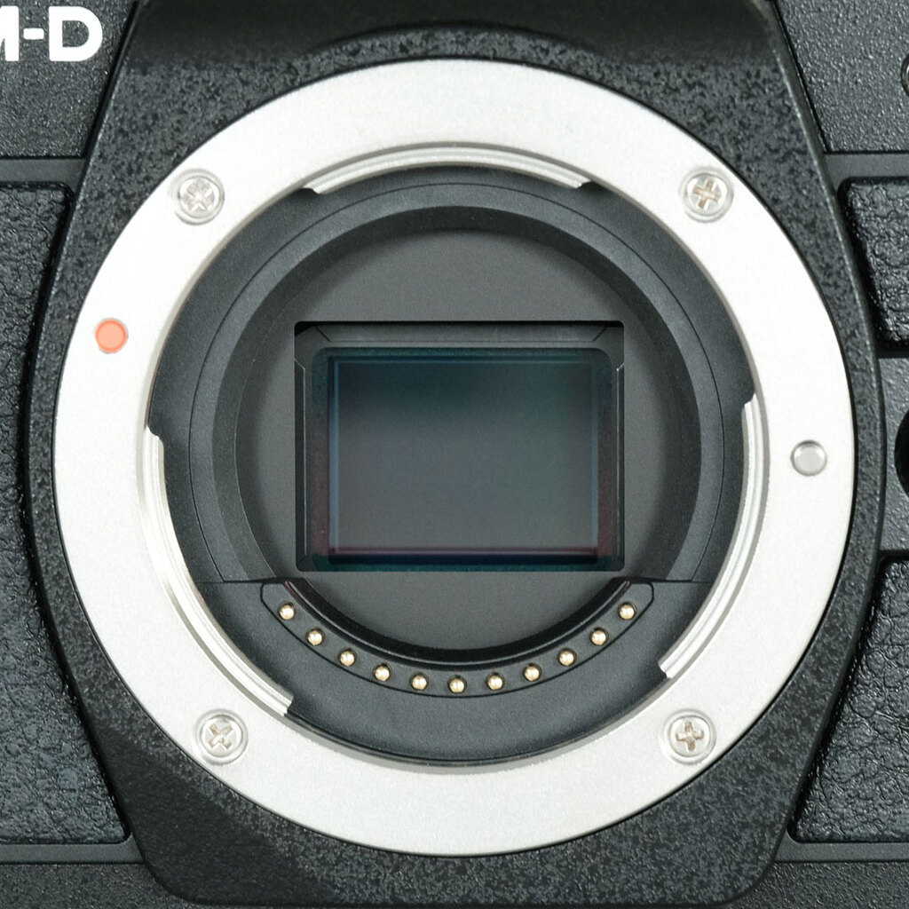 OLYMPUS OM-D E-M10 Mark III