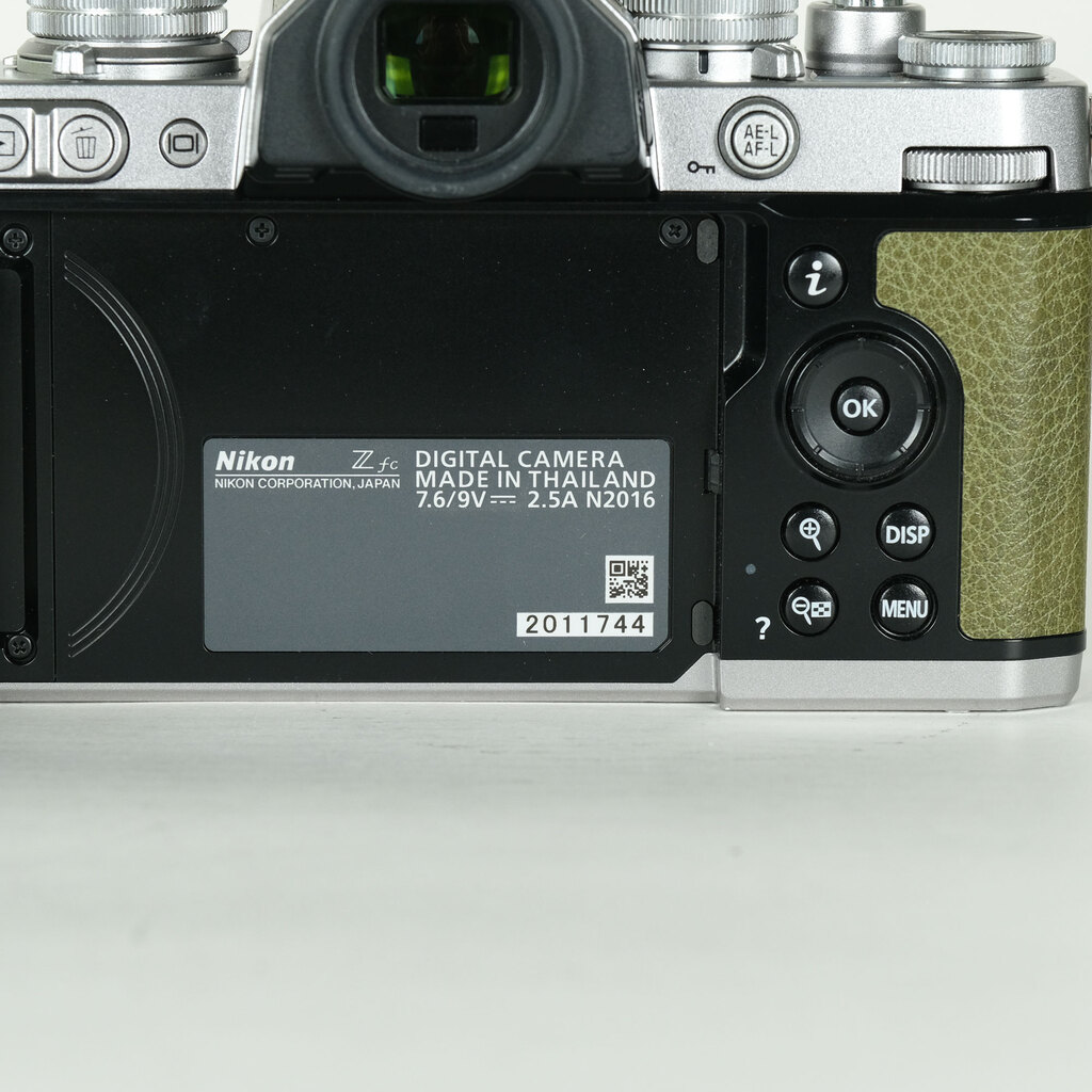 Nikon Z fc ボディ シルバー プレミアムエクステリア張替済みの出品