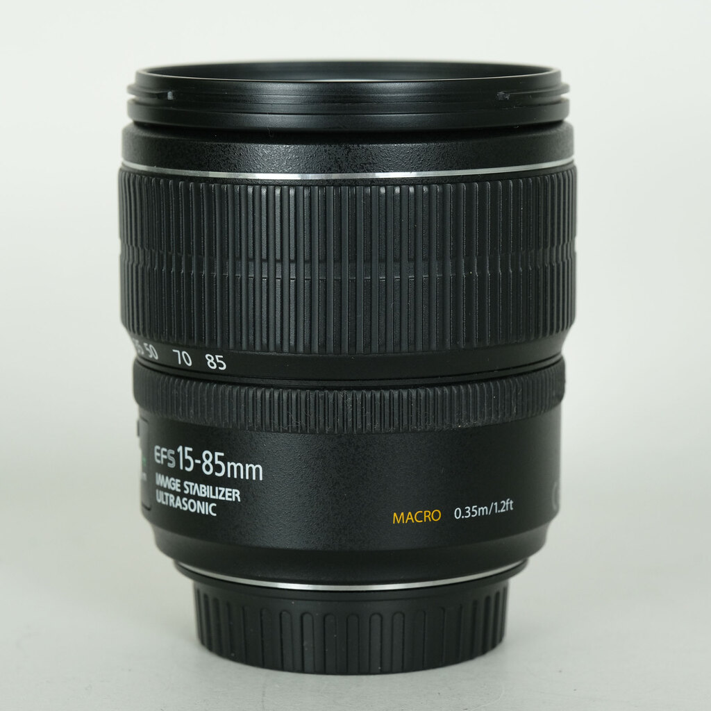 Canon EF-S15-85mm F3.5-5.6 IS USM