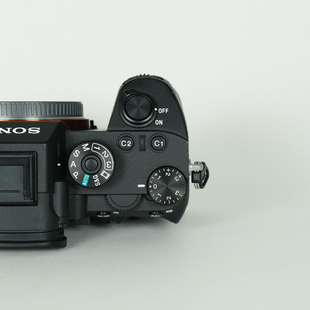 SONY α7R III（ILCE-7RM3）の出品 | ONE SCENE（ワンシーン）