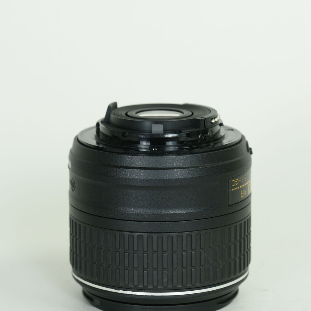 Nikon AF-S DX NIKKOR 18-55mm f3.5-5.6G VR II Nikon AF-S DX NIKKOR 18-55mm f3.5-5.6G VR II
