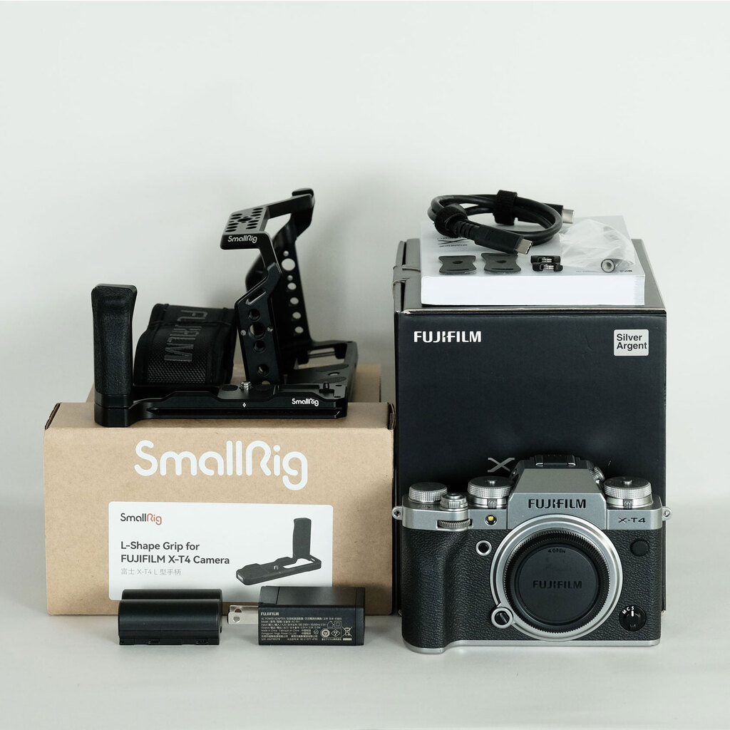 FUJIFILM X-T4