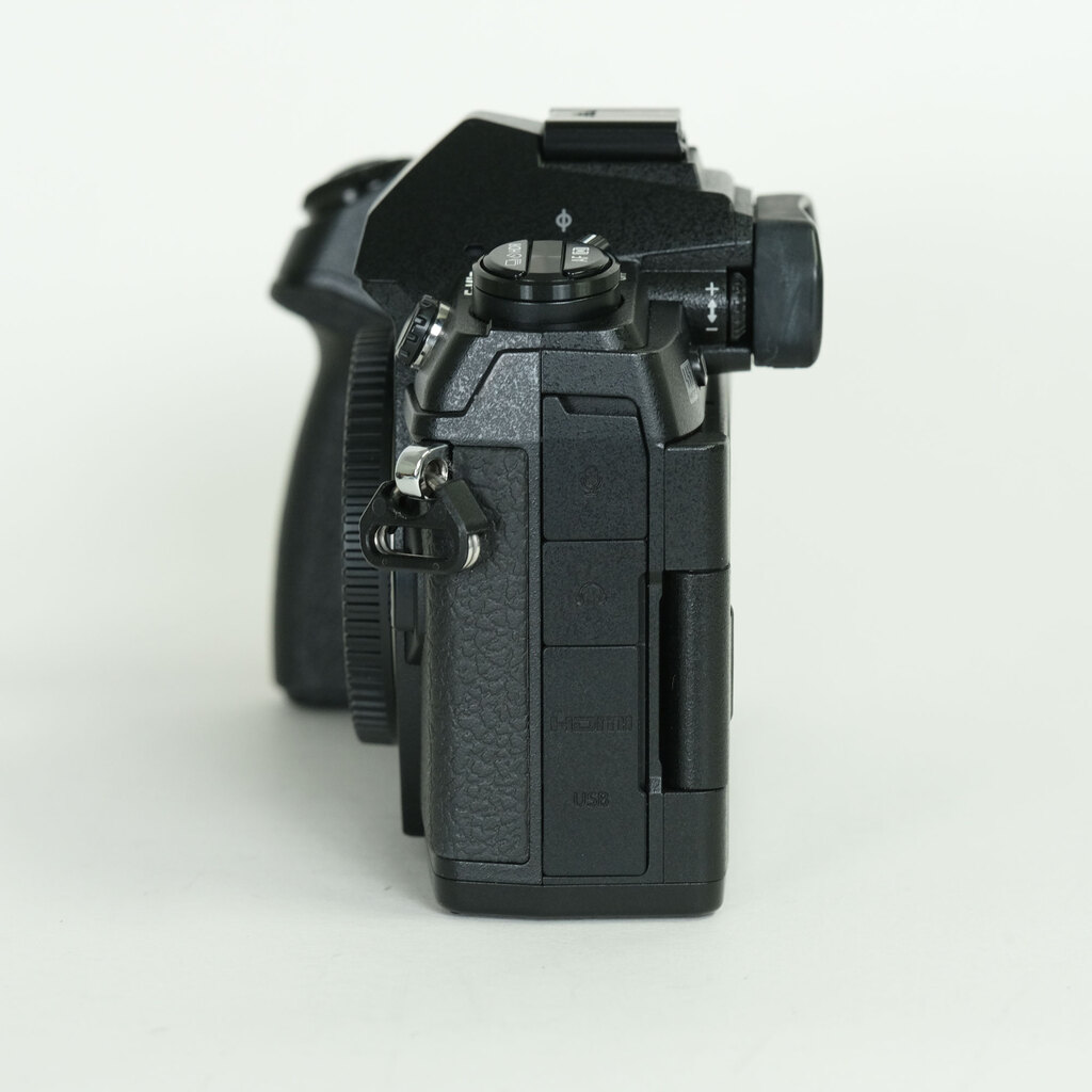 OLYMPUS OM-D E-M1 Mark II