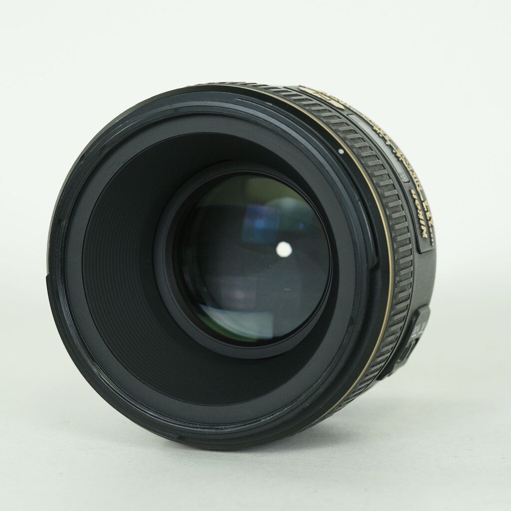 Nikon AF-S NIKKOR 58mm f/1.4G Nikon AF-S NIKKOR 58mm f/1.4G
