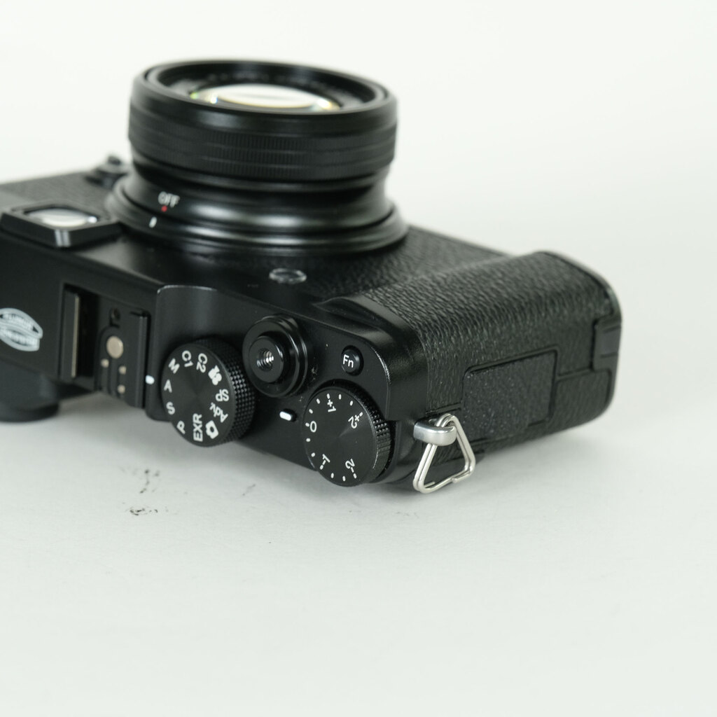 FUJIFILM X10 ブラックの出品 | ONE SCENE（ワンシーン）
