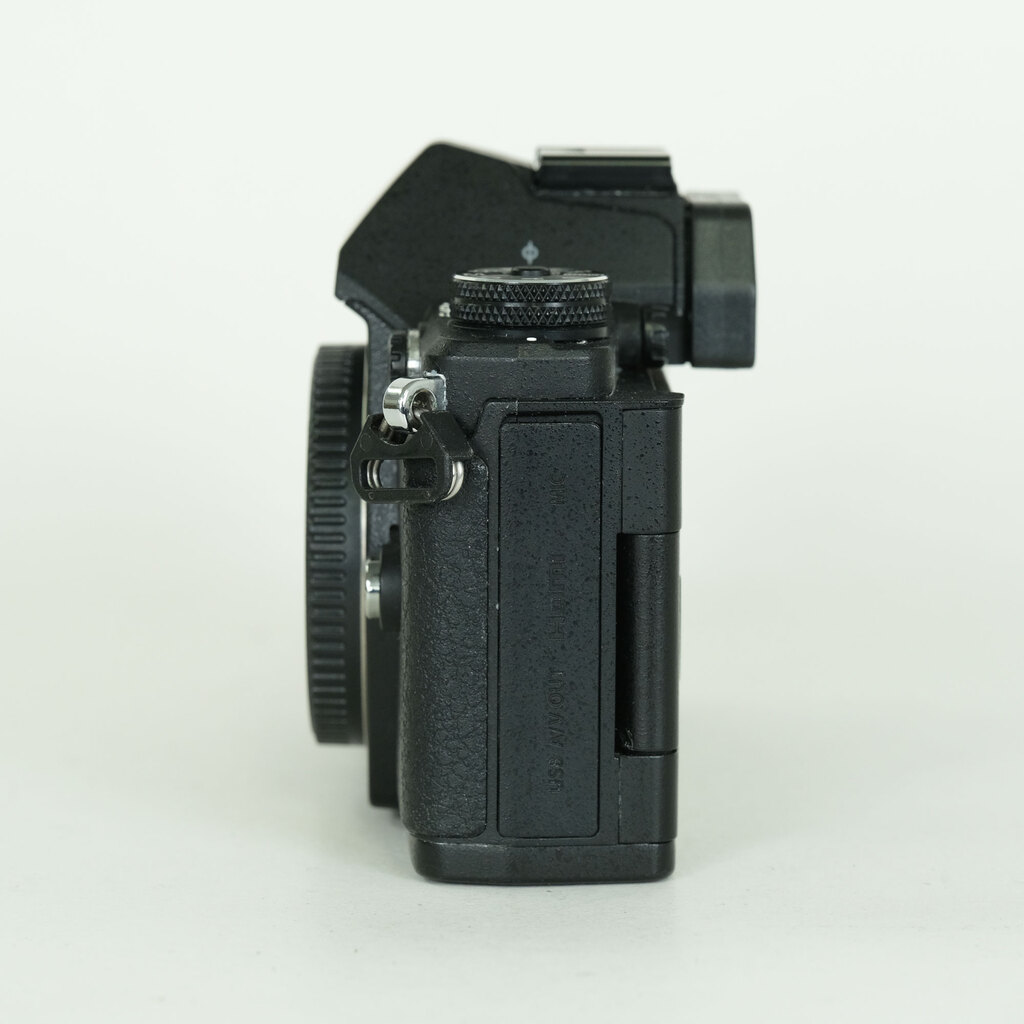 OLYMPUS OM-D E-M5 Mark II