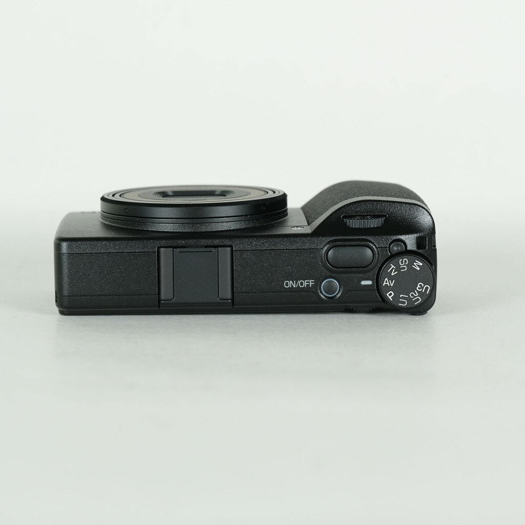 RICOH GR DIGITAL Ⅳ 本体　傷少な目 RICOH GR IVの出品 | ONE SCENE（ワンシーン）