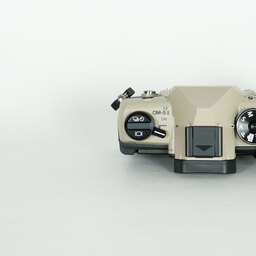 OM SYSTEM OM-5 Mark II ボディ サンドベージュ