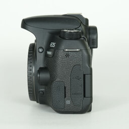 Canon EOS 9000D