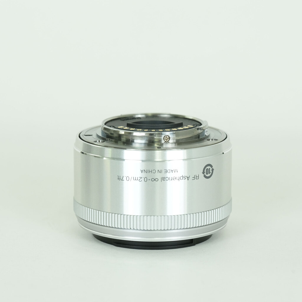 Nikon 1 NIKKOR 18.5/1.8 シルバー