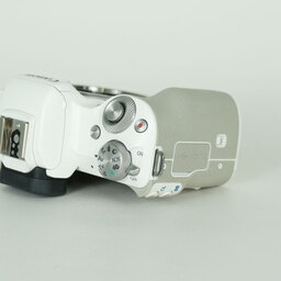 Canon EOS Kiss M2