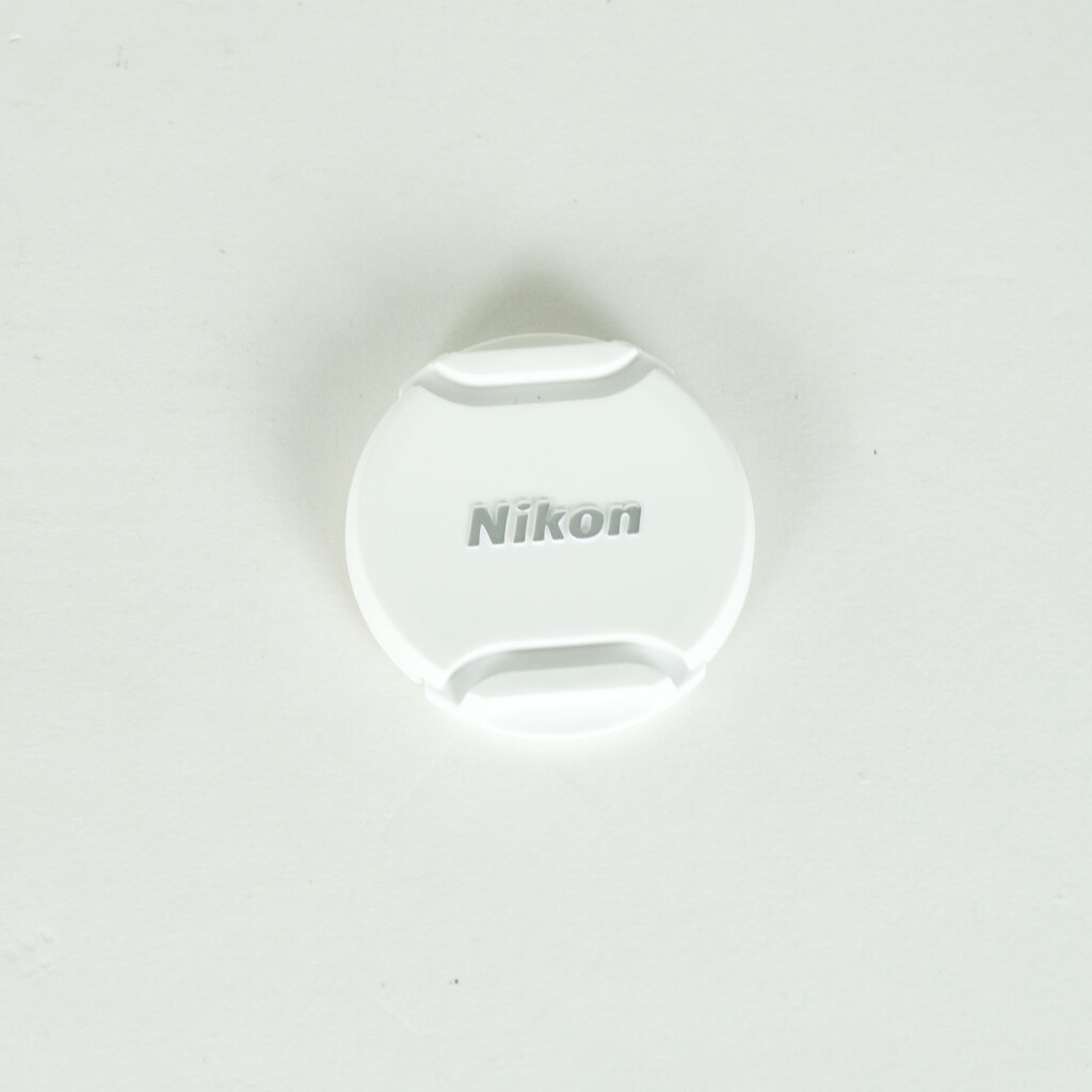 Nikon 1 NIKKOR 18.5/1.8 ホワイト Nikon 1 NIKKOR 18.5/1.8 ホワイト