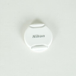 Nikon 1 NIKKOR 18.5/1.8 ホワイト Nikon 1 NIKKOR 18.5/1.8 ホワイト