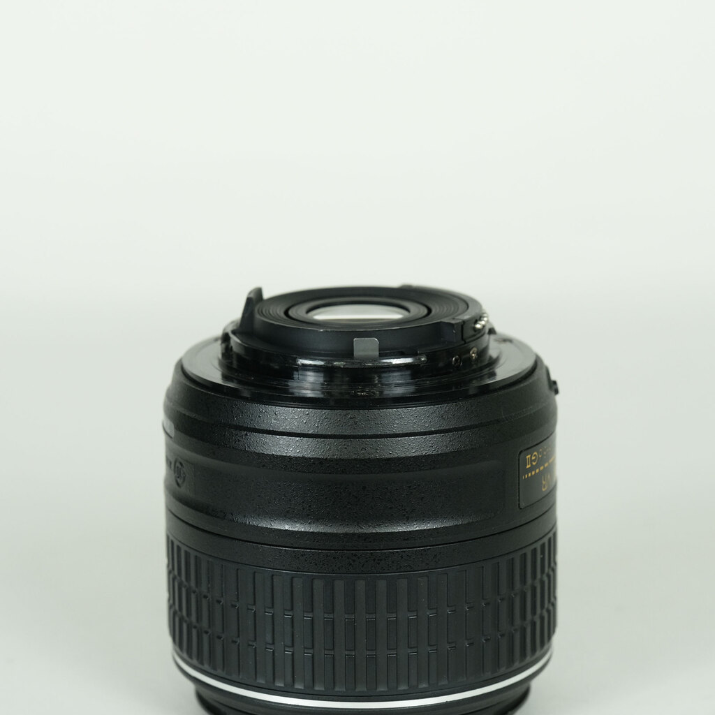 Nikon AF-S DX NIKKOR 18-55mm f3.5-5.6G VR II Nikon AF-S DX NIKKOR 18-55mm f3.5-5.6G VR II