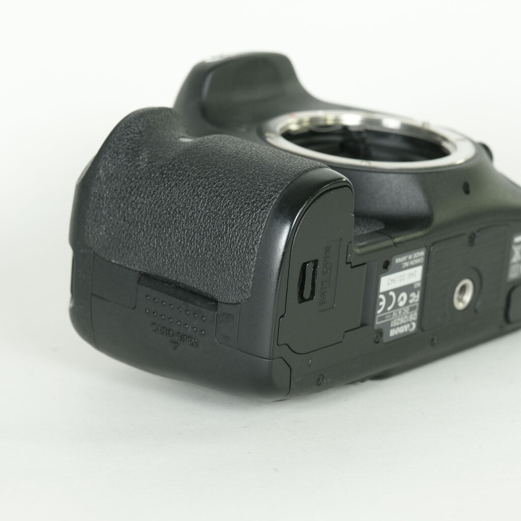 Canon EOS7D ボディの出品 | ONE SCENE（ワンシーン）