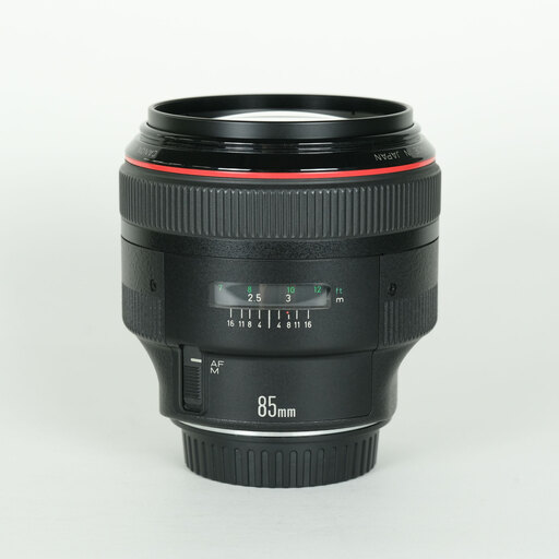 Canon EF85mm F1.2L USMを解説｜F1.2の特徴・スペック・II型との違い