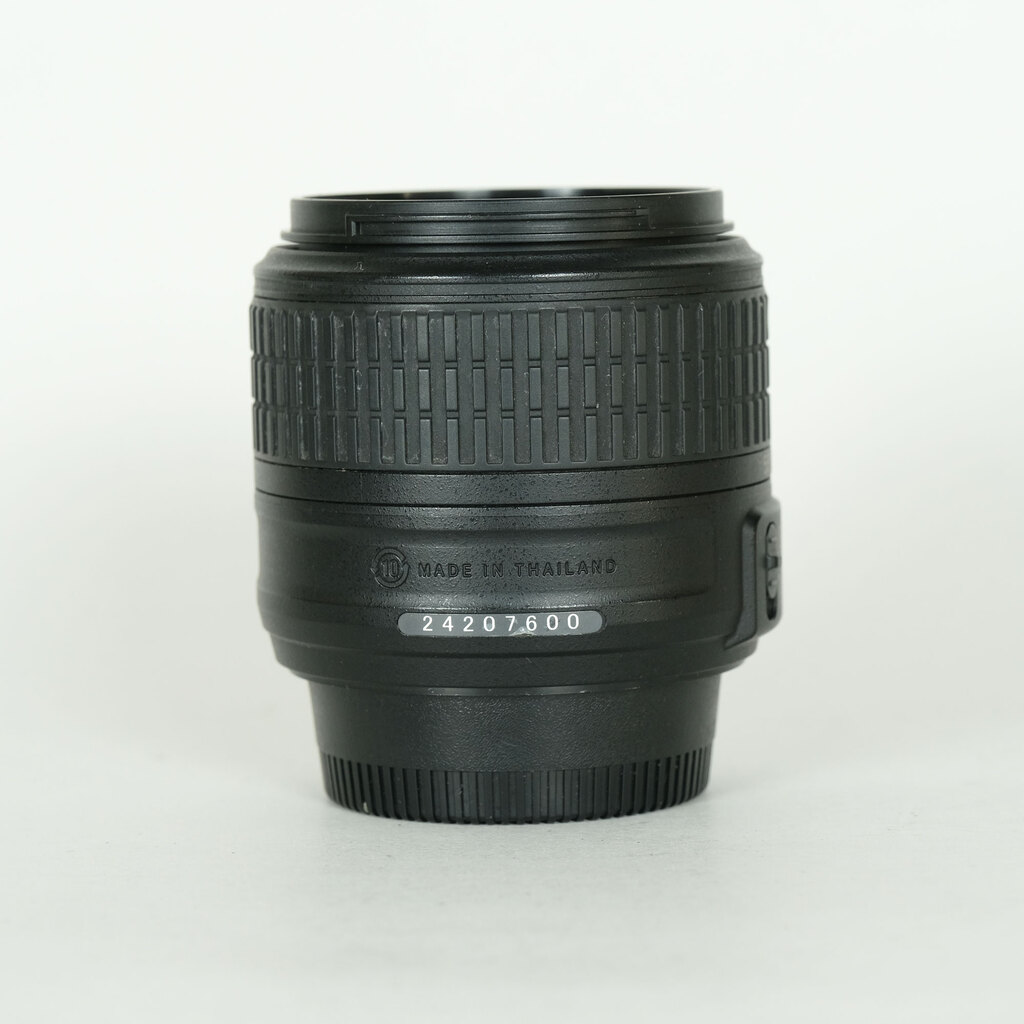 Nikon AF-S DX NIKKOR 18-55mm f3.5-5.6G VR II