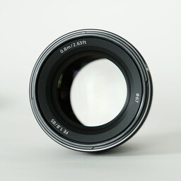 SONY FE 85mm F1.8 SEL85F18