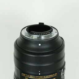 Nikon AF-S NIKKOR 70-200mm f/2.8E FL ED VR Nikon AF-S NIKKOR 70-200mm f/2.8E FL ED VR