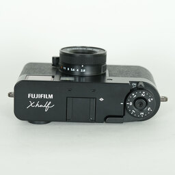 FUJIFILM X half X-HF1