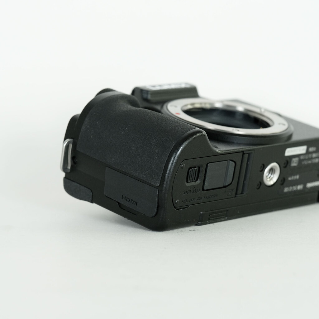 Panasonic LUMIX DC-G100V 標準ズームレンズ ＋ トライポッドグリップキット