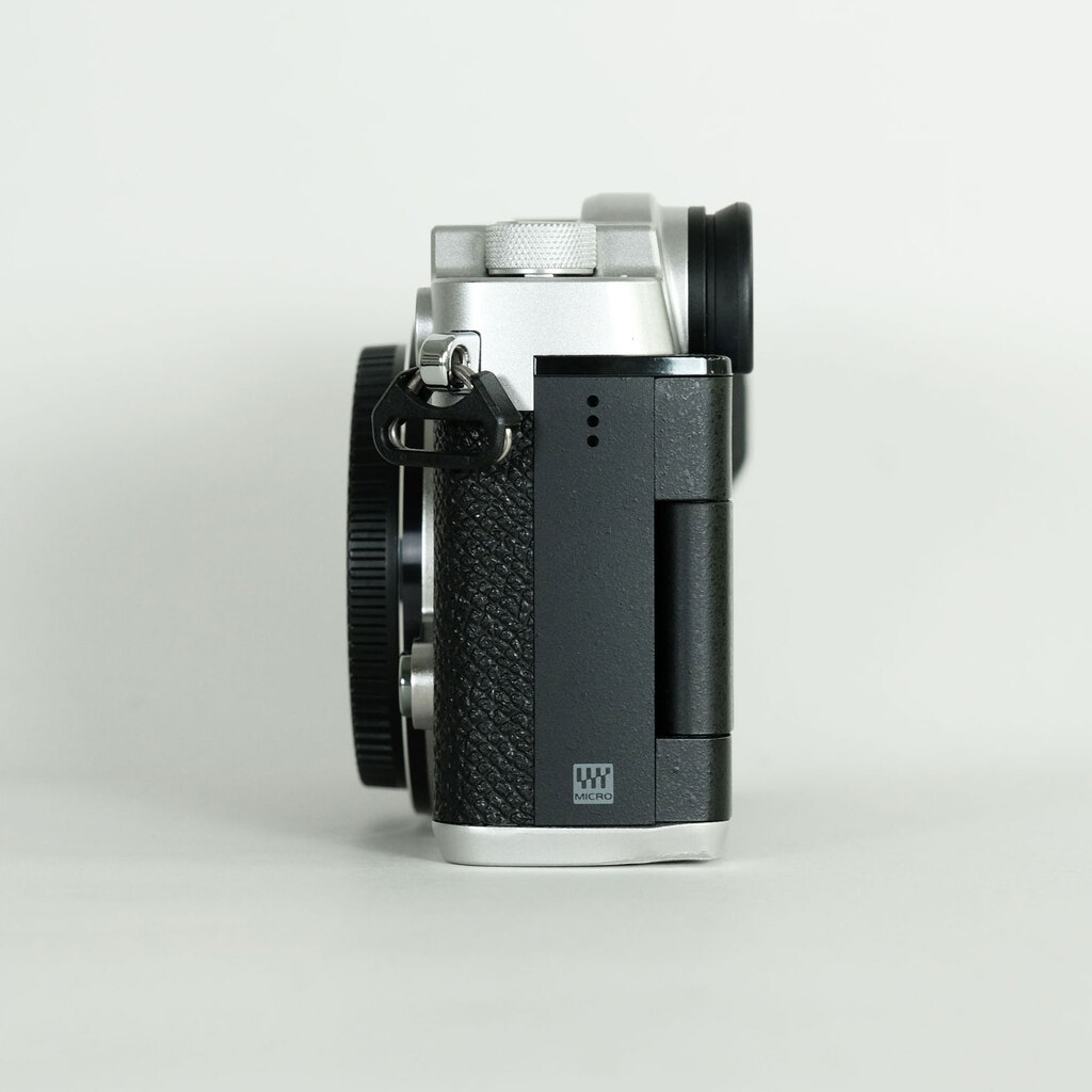 OLYMPUS PEN-F