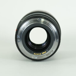 Canon EF100mm F2.8Lマクロ IS USM