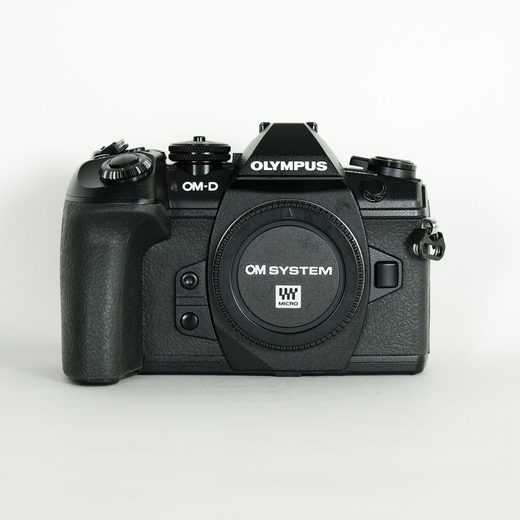 OLYMPUS OM-D E-M1 Mark II