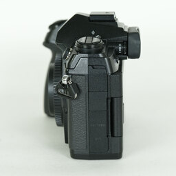 OLYMPUS OM-D E-M1 Mark II