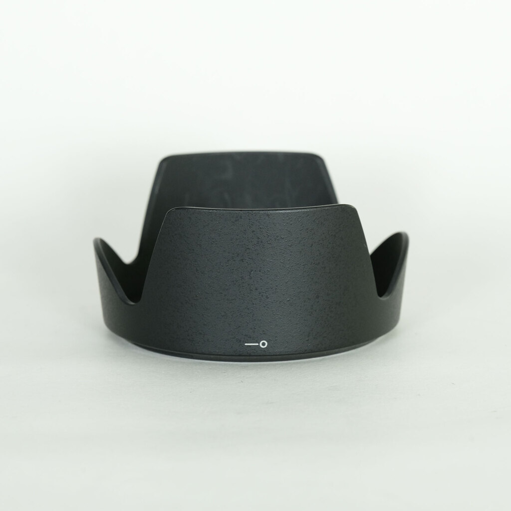 Nikon AF-S DX NIKKOR 18-200mm F3.5-5.6G ED VR II Nikon AF-S DX NIKKOR 18-200mm F3.5-5.6G ED VR II