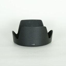 Nikon AF-S DX NIKKOR 18-200mm F3.5-5.6G ED VR II Nikon AF-S DX NIKKOR 18-200mm F3.5-5.6G ED VR II