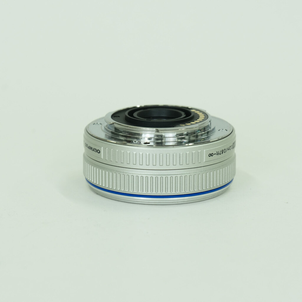 OLYMPUS M.ZUIKO DIGITAL 17mm F2.8 シルバー