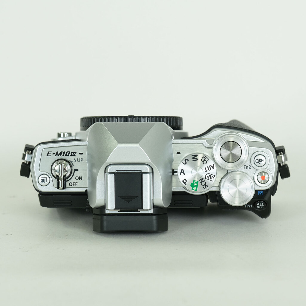 OLYMPUS OM-D E-M10 Mark III
