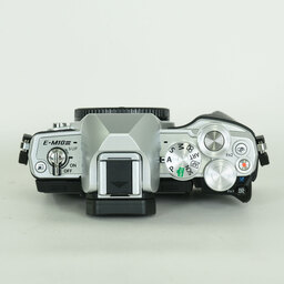 OLYMPUS OM-D E-M10 Mark III