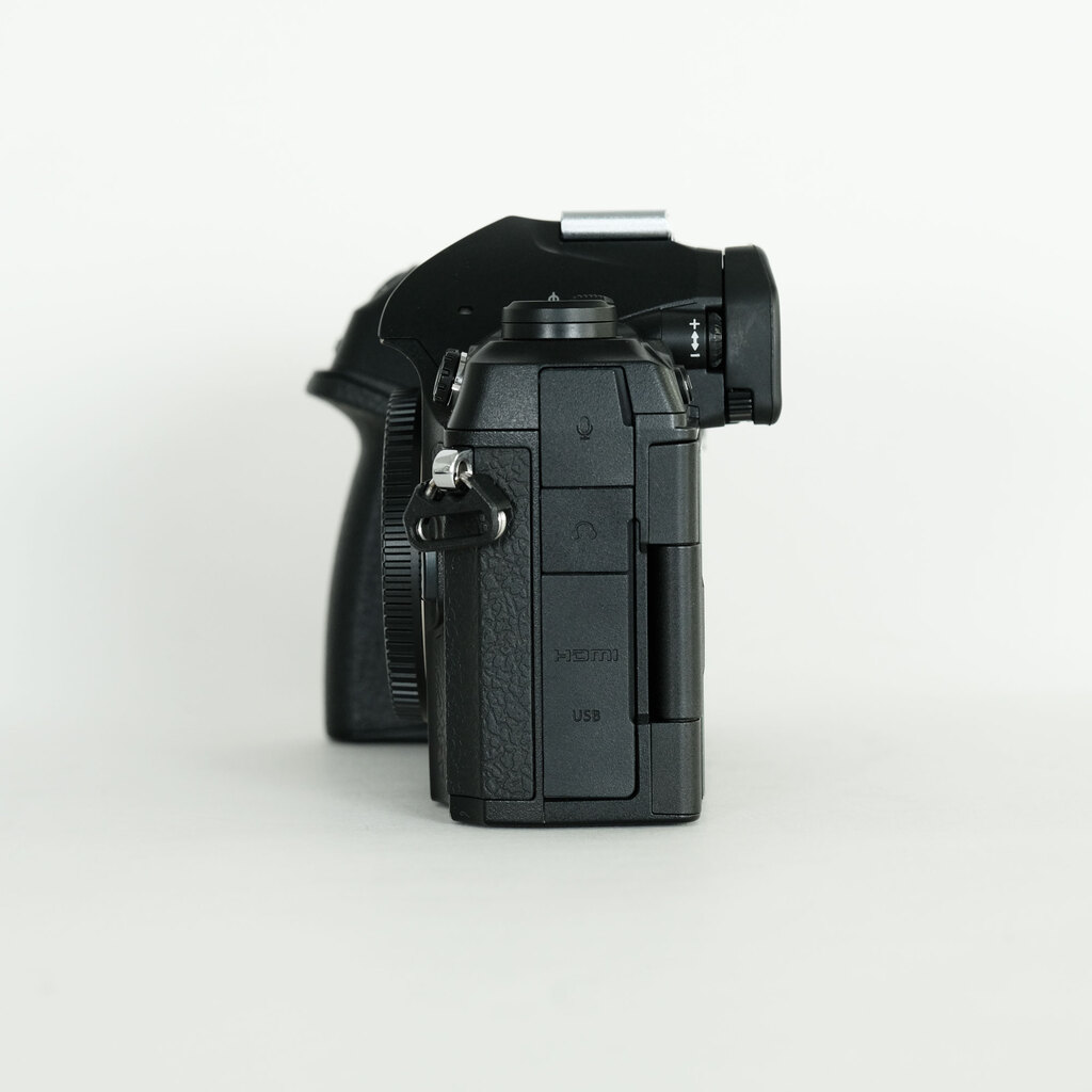 OM SYSTEM OM-1 Mark II OM SYSTEM OM-1 Mark II