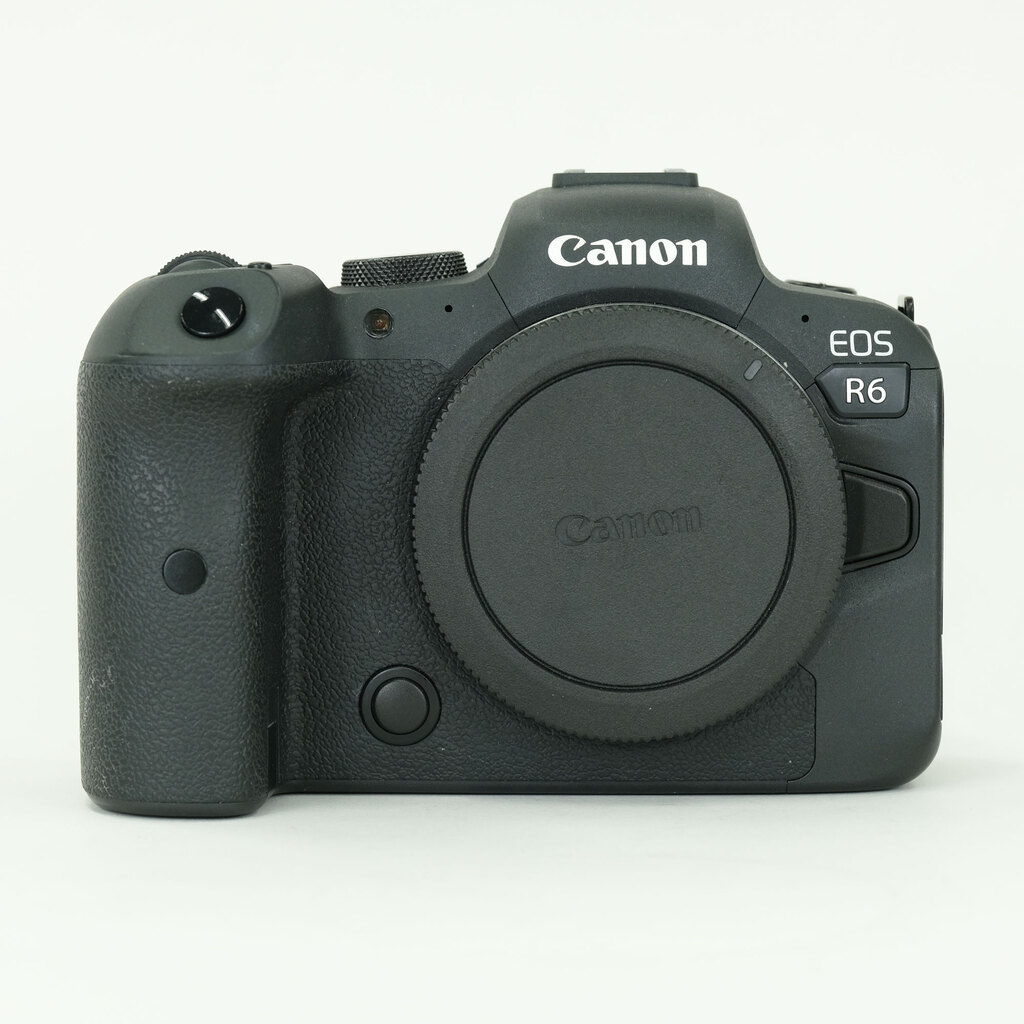 Canon EOS R6 Canon EOS R6