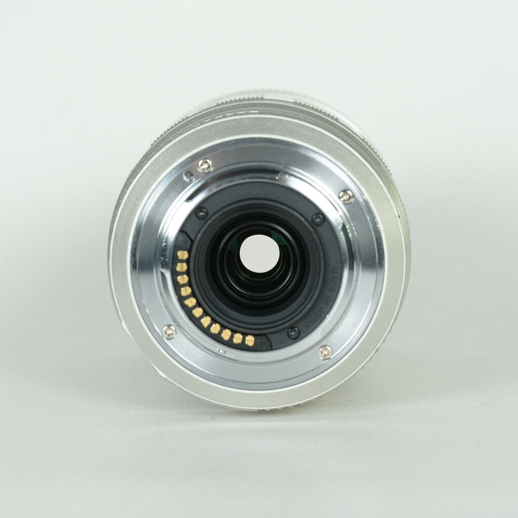 OLYMPUS M.ZUIKO ED75-300mm F4.8-6.7 シルバー